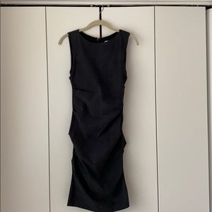 Perfect summer dress! Size 6 but fits like a 4